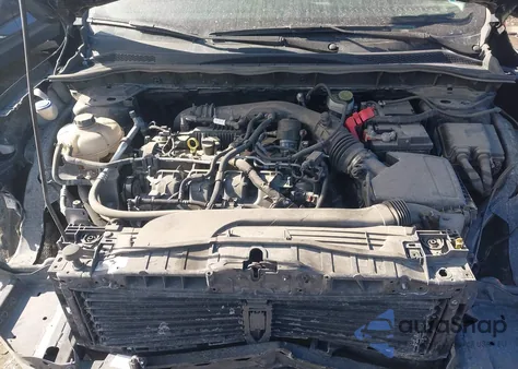 2021 Ford Escape Titanium z USA, uszkodzony, nr VIN 1FMCU9J90MUB23259